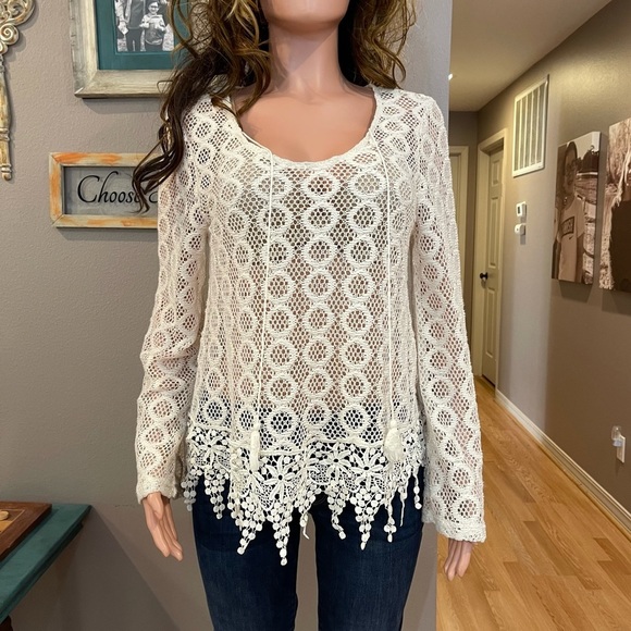 Tops - Ivory open crochet top